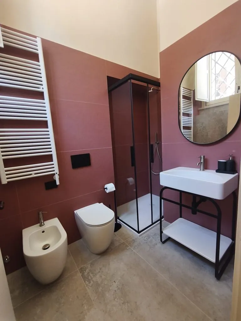 Loft Pisacane27 — Bagno con doccia Senigallia