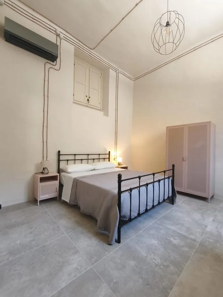 Loft Pisacane27 — Camera matrimoniale ferro battuto Senigallia